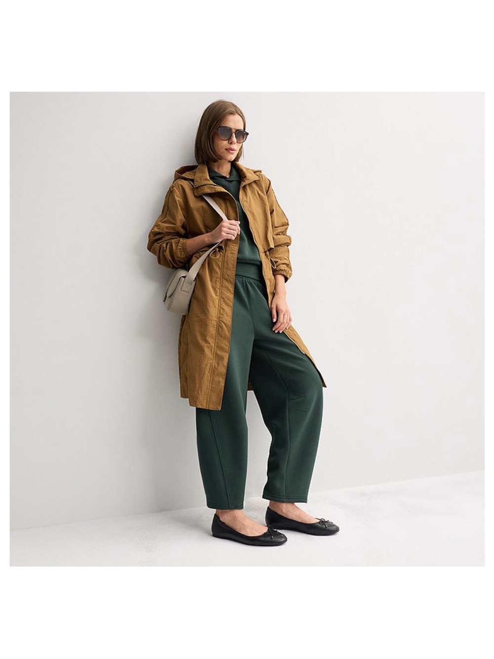 Women’s Camel Trench Coat — Lightweight Hooded Layer